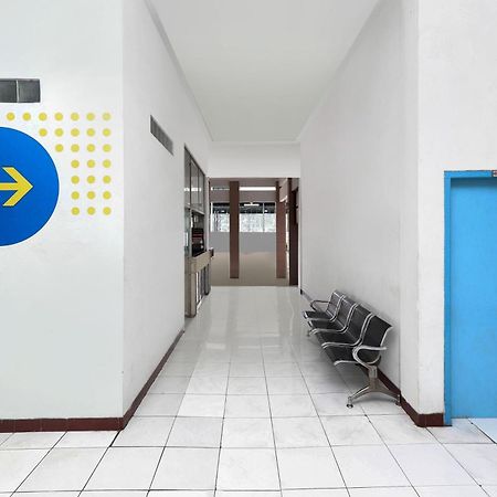 Spot On 2289 Hotel Saudara Tegal  Esterno foto