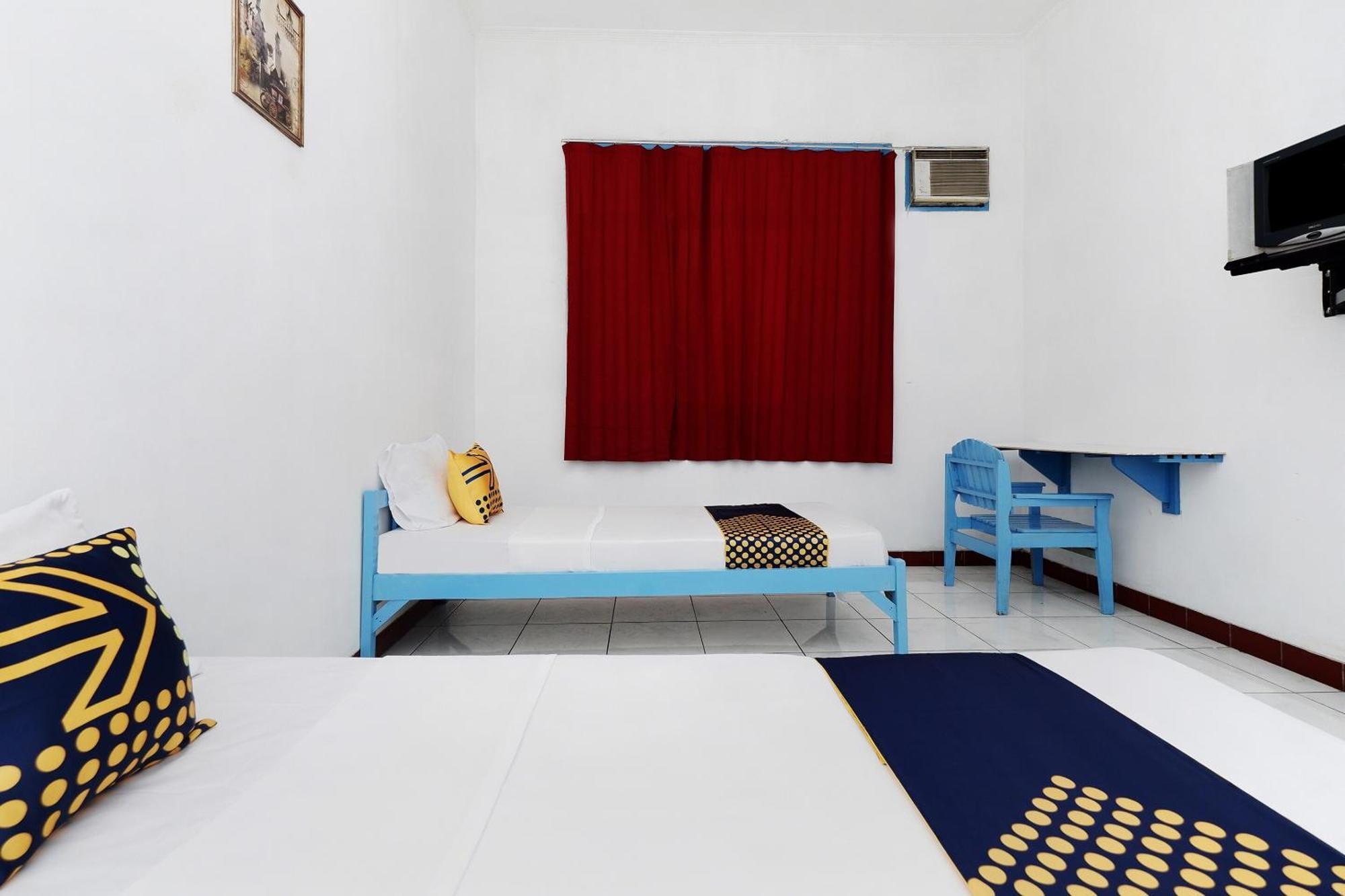 Spot On 2289 Hotel Saudara Tegal  Esterno foto