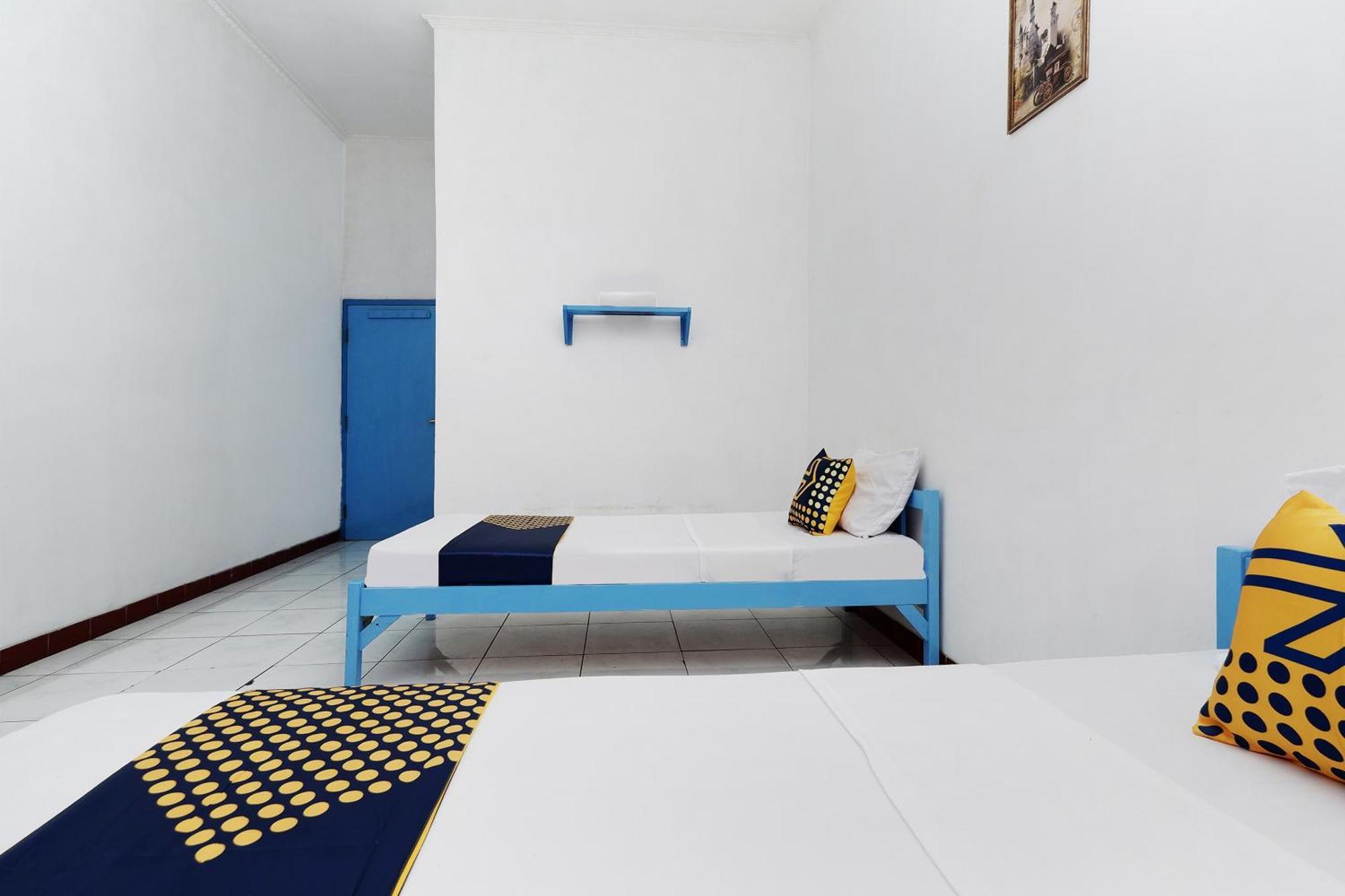 Spot On 2289 Hotel Saudara Tegal  Esterno foto