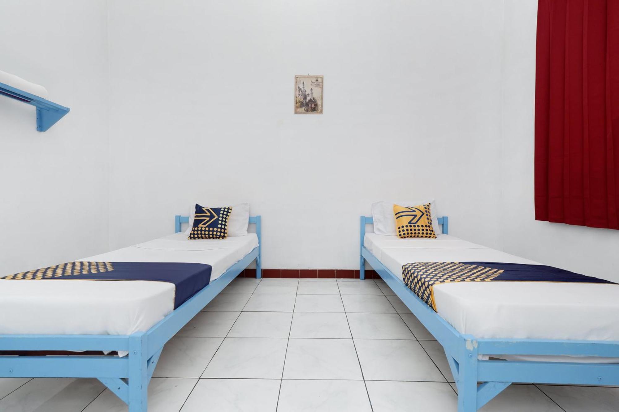Spot On 2289 Hotel Saudara Tegal  Esterno foto