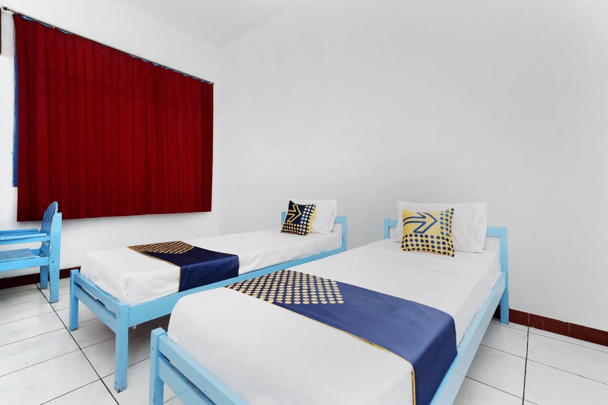 Spot On 2289 Hotel Saudara Tegal  Esterno foto