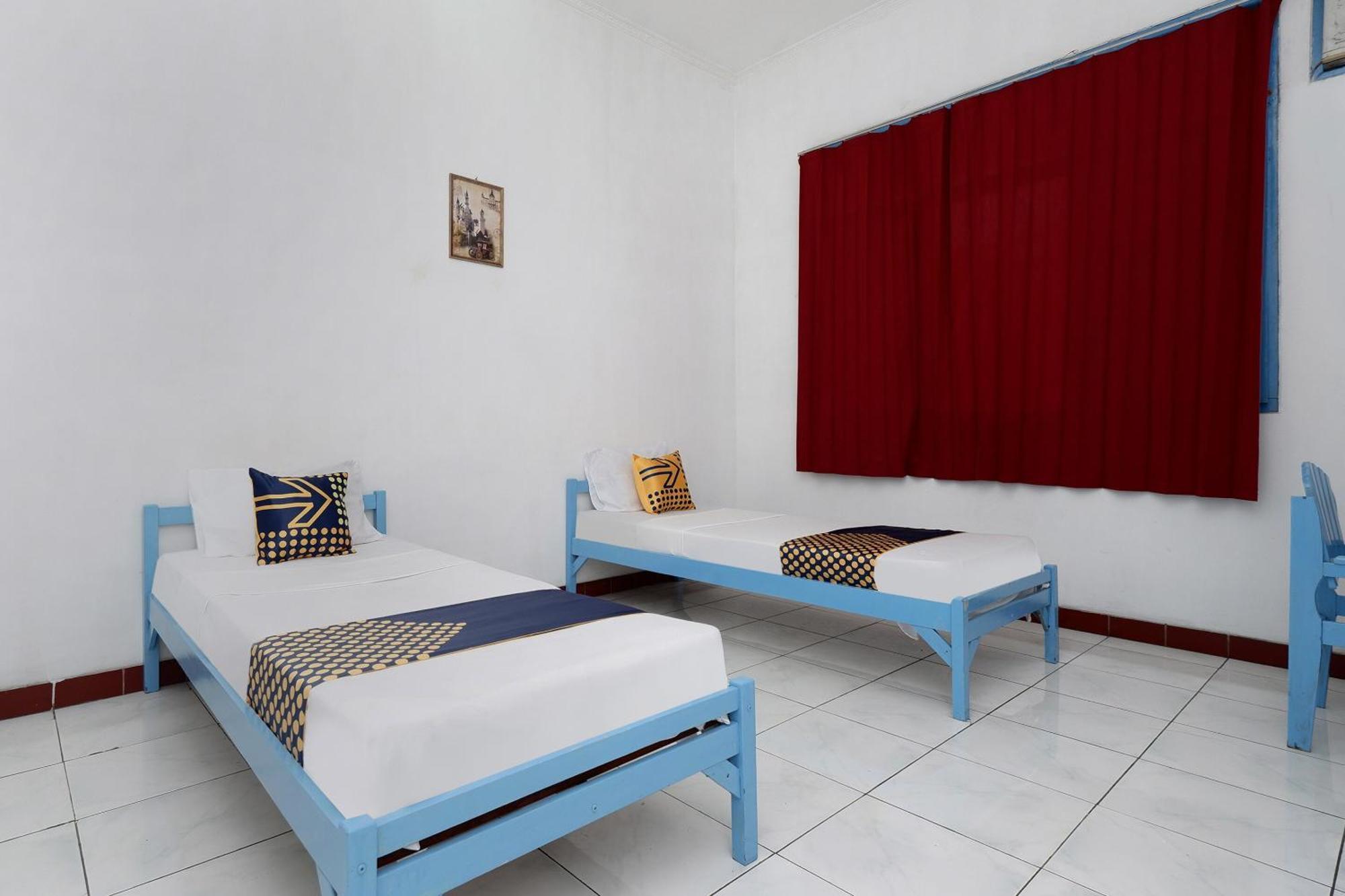 Spot On 2289 Hotel Saudara Tegal  Esterno foto