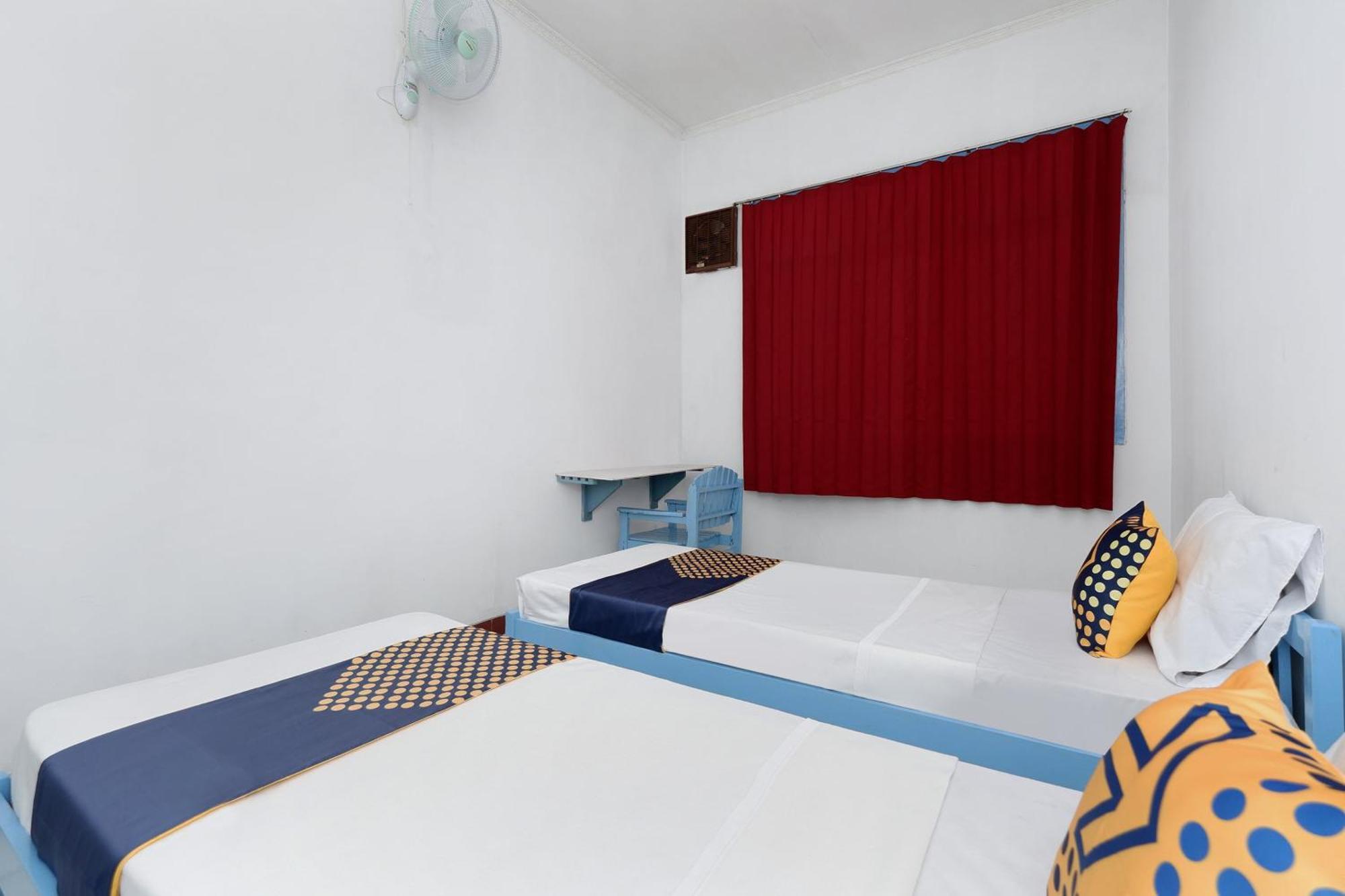 Spot On 2289 Hotel Saudara Tegal  Esterno foto