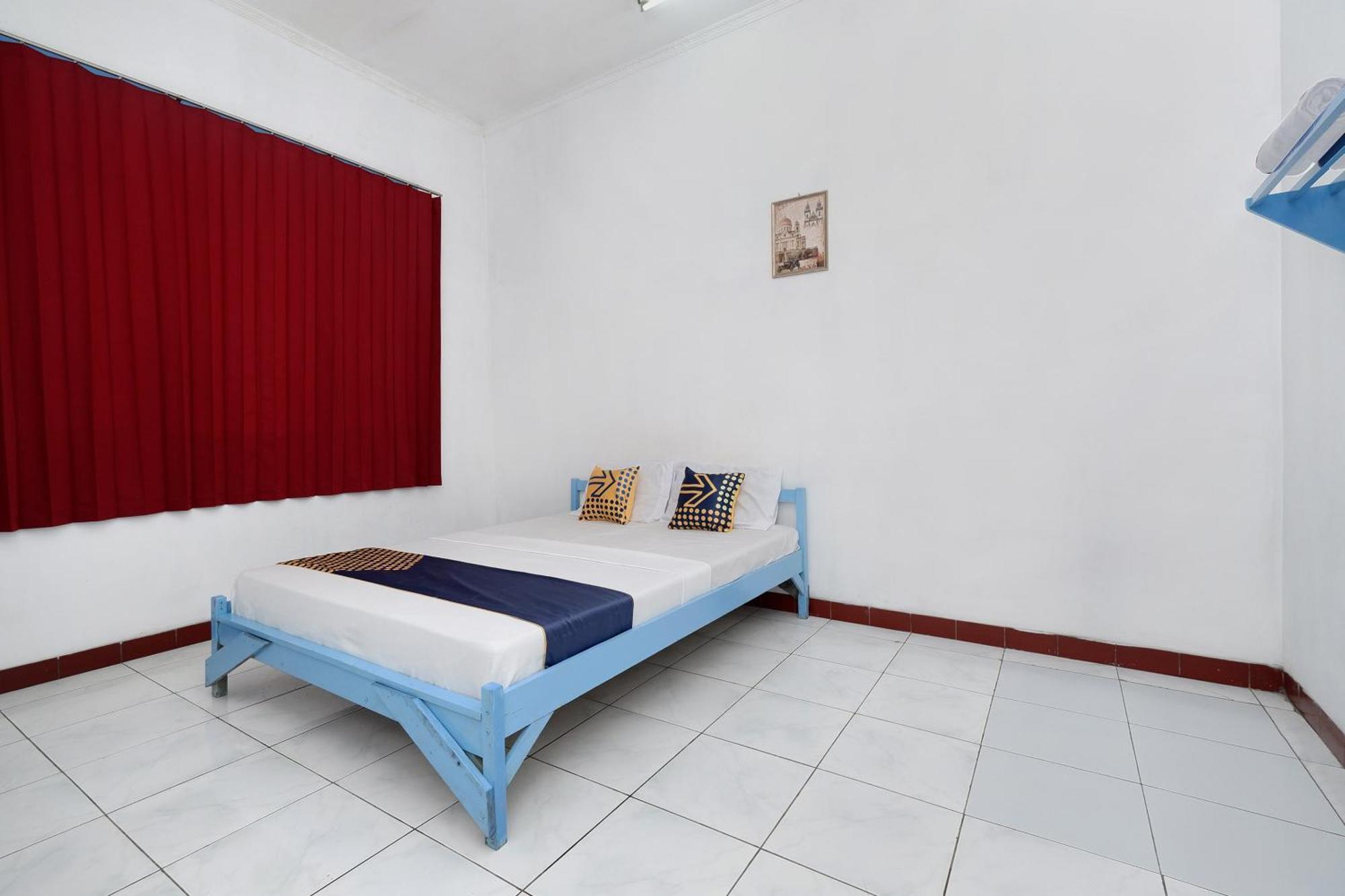 Spot On 2289 Hotel Saudara Tegal  Esterno foto
